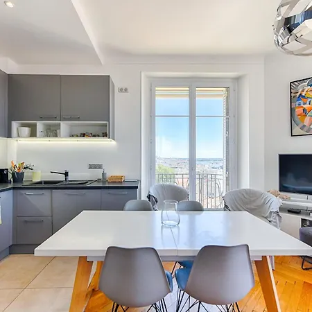 Le Sinatra Splendide Vue Panoramique Et Balcon, Ideal Pour Des Sejours De Loisirs Ou Business